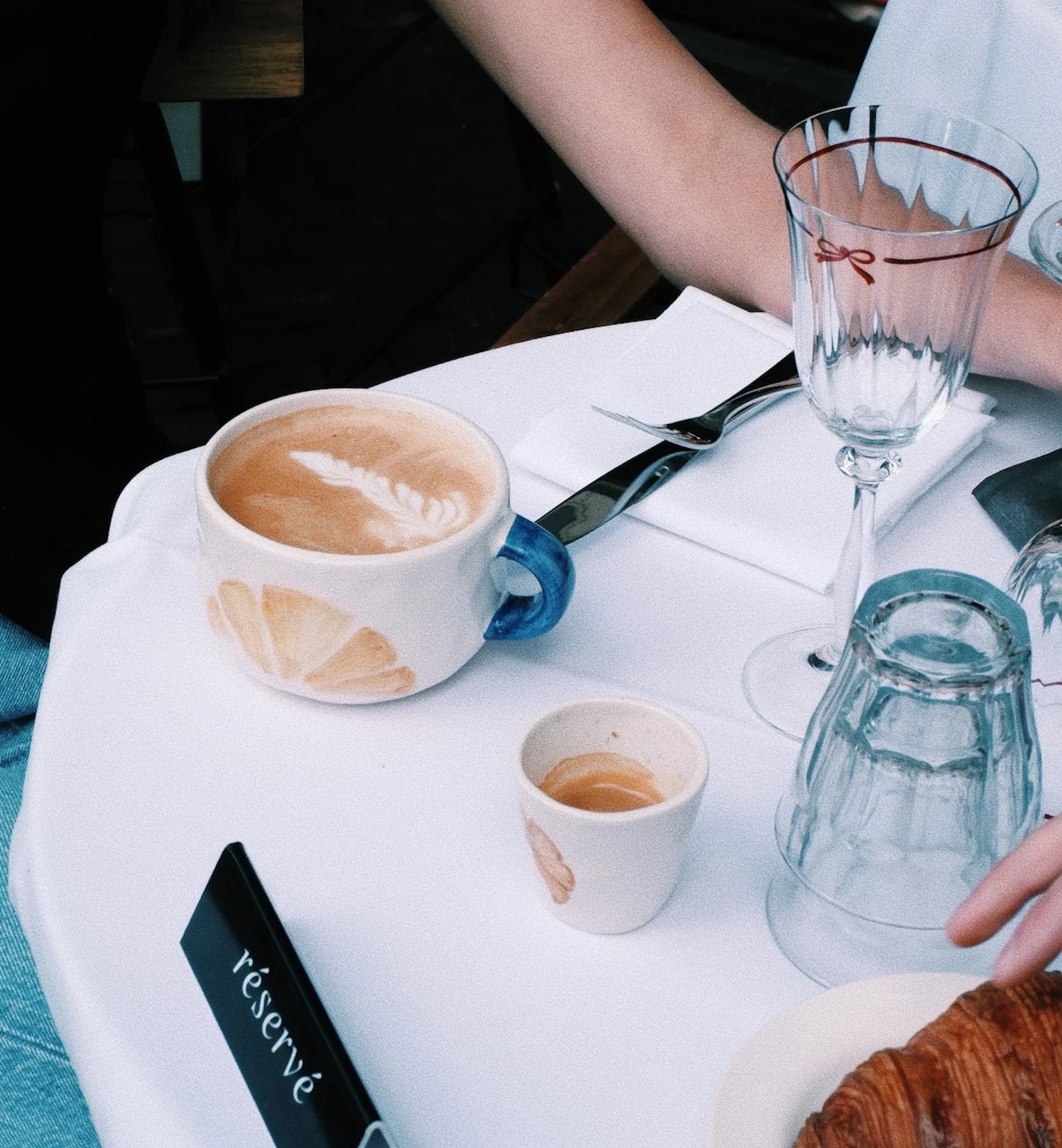 Tasse de Cappuccino Croissant